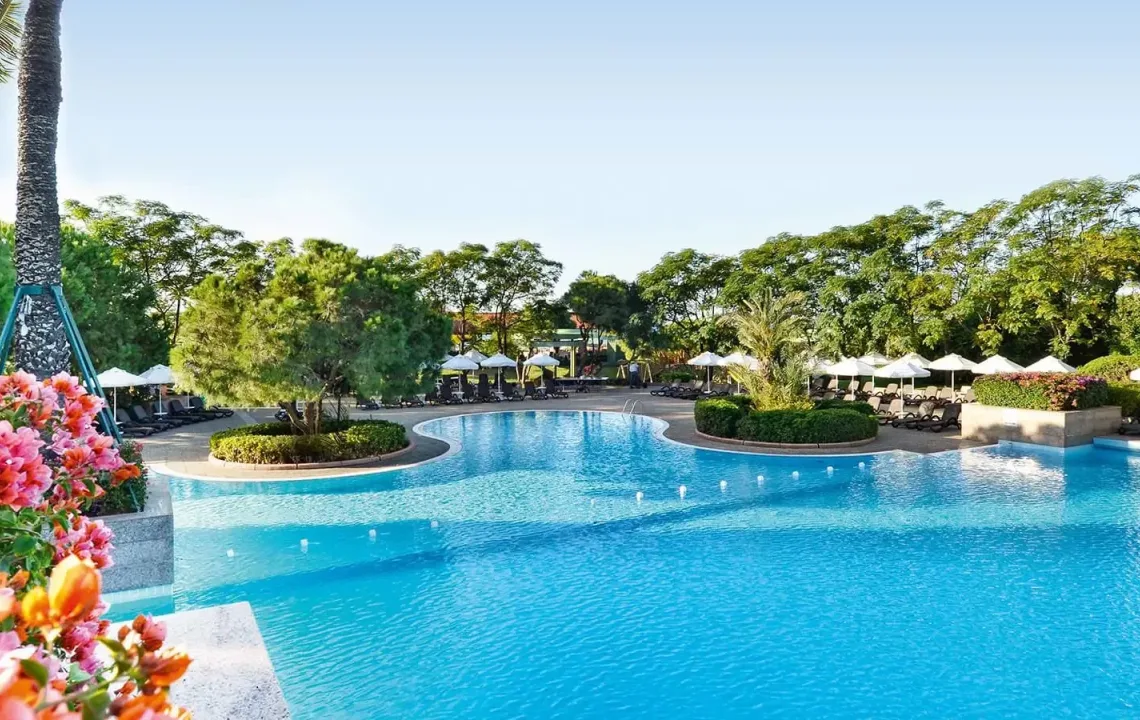 Mainpool2 verderesort h