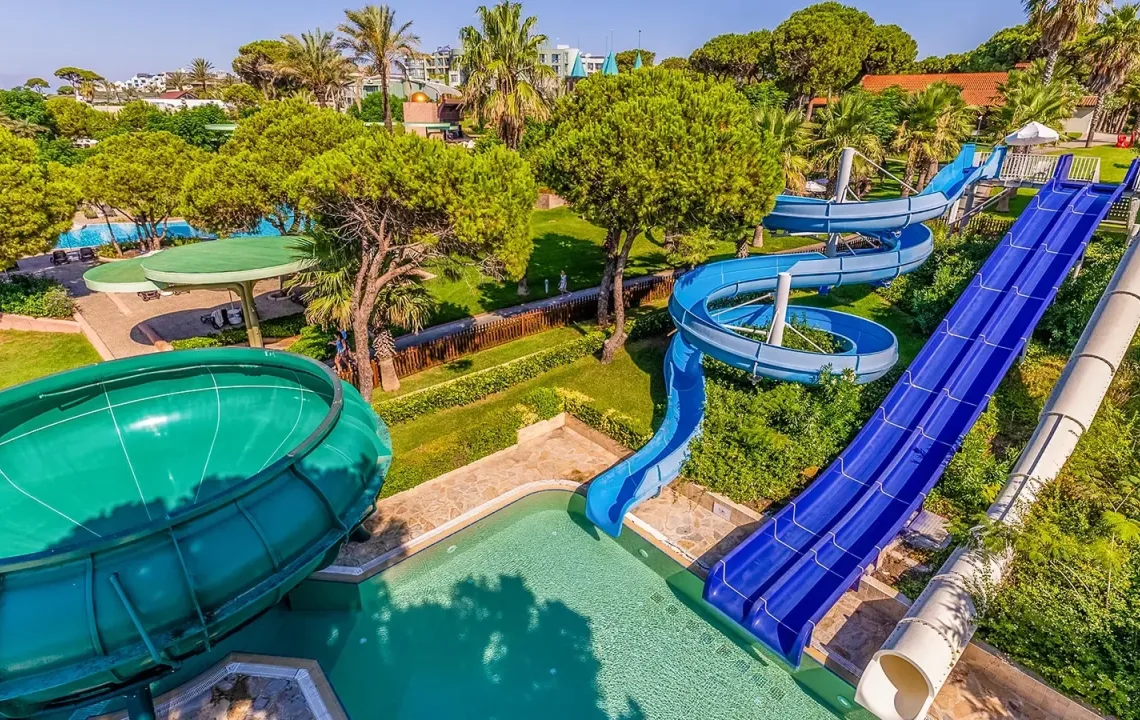 Gloria verde resort aquapark 1 2