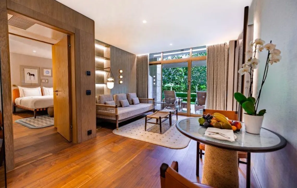 Gloria Serenity Suite 4