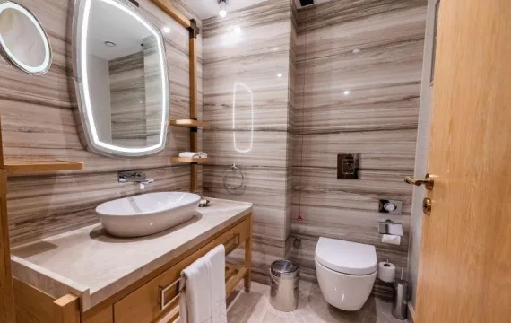 Gloria Serenity Suite 5